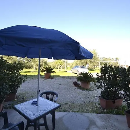 Sleeps 2 Pool Air Con Wifi Daire *
